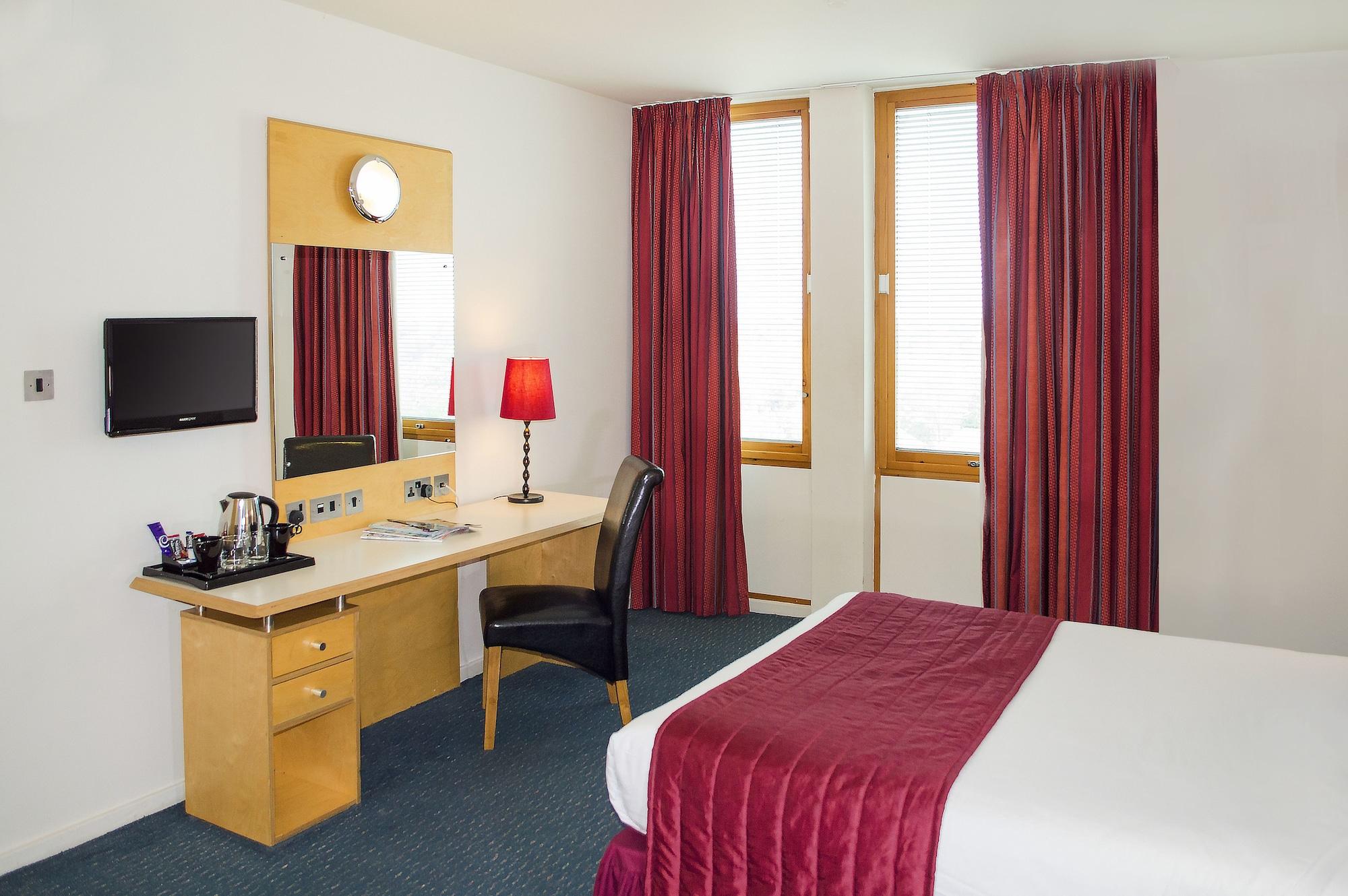 St Giles Heathrow - A St Giles Hotel Feltham Exteriér fotografie