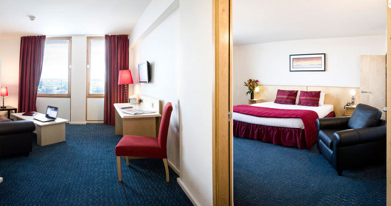 St Giles Heathrow - A St Giles Hotel Feltham Exteriér fotografie